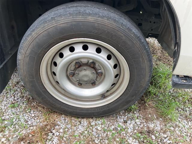 ダイナトラック 　トラック　６速マニュアル　エアコン　パワーステアリング　パワーウィンドウ　運転席エアバッグ　カセット　積載量１５００ｋｇ　ヘッドライトレベライザー（13枚目）