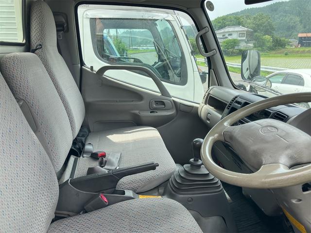 ダイナトラック 　トラック　６速マニュアル　エアコン　パワーステアリング　パワーウィンドウ　運転席エアバッグ　カセット　積載量１５００ｋｇ　ヘッドライトレベライザー（55枚目）