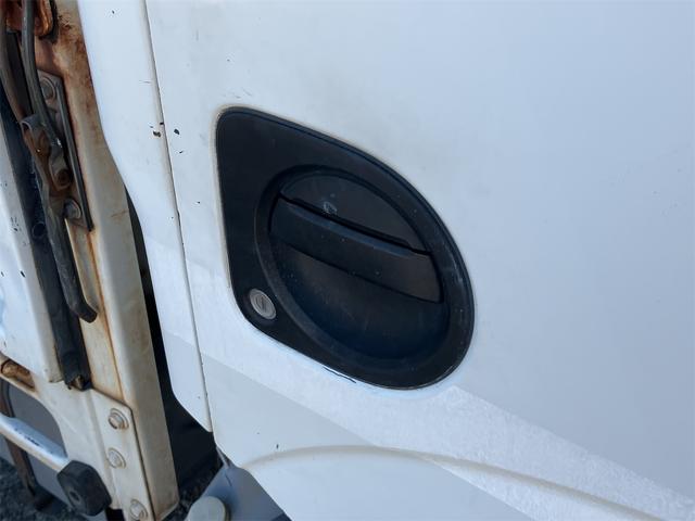 アトラストラック 　トラック　オートマチック　ＥＴＣ　電動格納ミラー　エアコン　パワーウィンドウ　運転席エアバッグ　積載量１５００ｋｇ（11枚目）