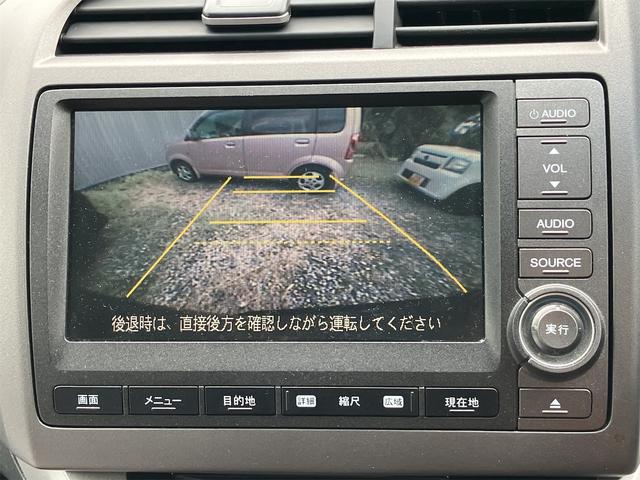 ストリーム ＲＳＺ　ＨＤＤナビパッケージ　ドライブレコーダー　ＥＴＣ　バックカメラ　ナビ　ＴＶ　ＨＩＤ　スマートキー　３列シート　ＣＶＴ　アルミホイール　ＣＤ　盗難防止システム　衝突安全ボディ　ＡＢＳ　エアコン　パワーステアリング（5枚目）