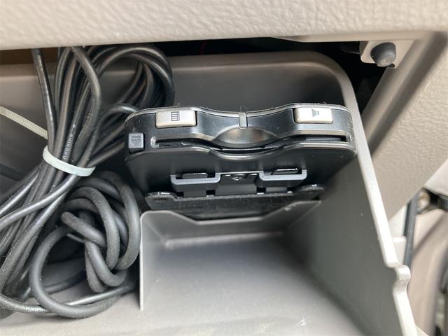 アルファードＶ ＡＳ　プレミアム　アルカンターラバージョン　ＥＴＣ　バックカメラ　ＴＶ　レーンアシスト　両側電動スライドドア　オートライト　ＨＩＤ　キーレスエントリー　電動格納ミラー　３列シート　ＡＴ　アルミホイール　ＣＤ　ＭＤ　１００Ｖ電源　盗難防止システム（5枚目）