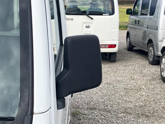 キャリイトラック ＫＣエアコン・パワステ　４ＷＤ　ＡＴ　衝突被害軽減システム　ＥＴＣ　スマートキー　盗難防止システム　エアコン　運転席エアバッグ　助手席エアバッグ　三方開（10枚目）