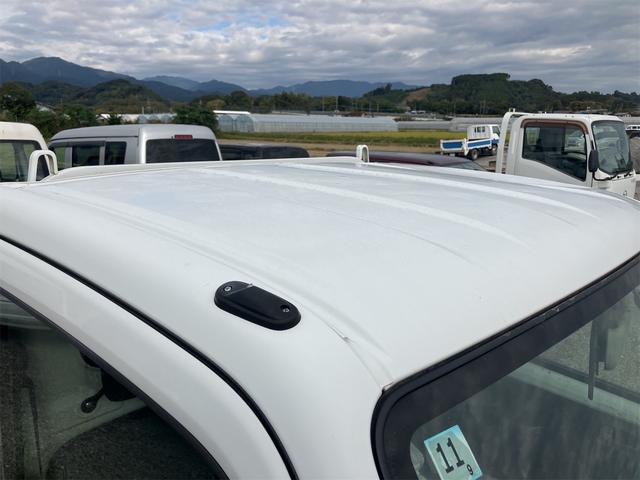 キャリイトラック ＫＣエアコン・パワステ　４ＷＤ　ＡＴ　衝突被害軽減システム　ＥＴＣ　スマートキー　盗難防止システム　エアコン　運転席エアバッグ　助手席エアバッグ　三方開（14枚目）