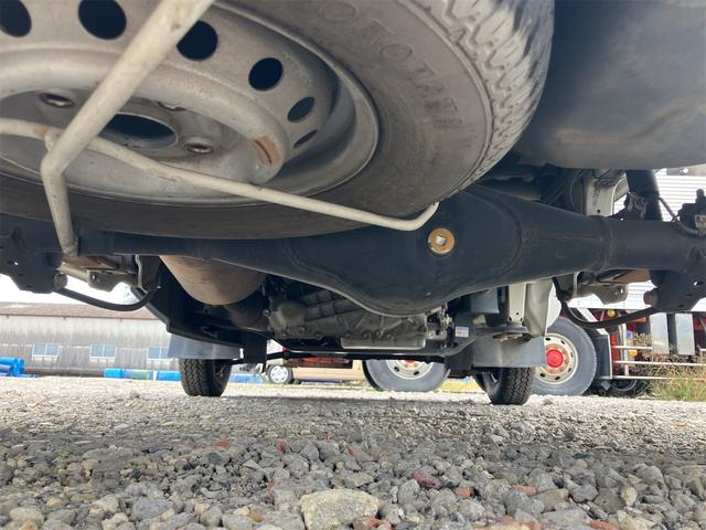 キャリイトラック ＫＣエアコン・パワステ　４ＷＤ　ＡＴ　衝突被害軽減システム　ＥＴＣ　スマートキー　盗難防止システム　エアコン　運転席エアバッグ　助手席エアバッグ　三方開（24枚目）