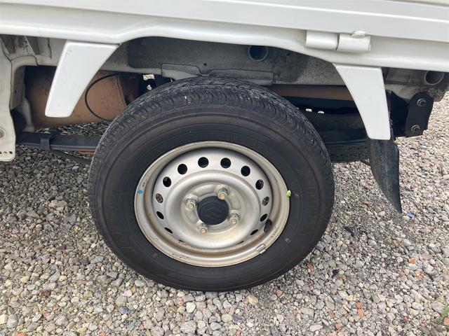 キャリイトラック ＫＣエアコン・パワステ　４ＷＤ　ＡＴ　衝突被害軽減システム　ＥＴＣ　スマートキー　盗難防止システム　エアコン　運転席エアバッグ　助手席エアバッグ　三方開（26枚目）