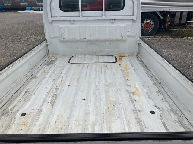 キャリイトラック ＫＣエアコン・パワステ　４ＷＤ　ＡＴ　衝突被害軽減システム　ＥＴＣ　スマートキー　盗難防止システム　エアコン　運転席エアバッグ　助手席エアバッグ　三方開（30枚目）