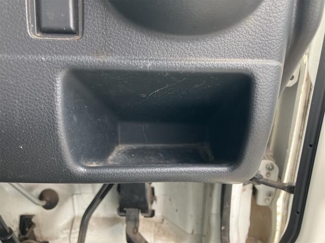 キャリイトラック ＫＣエアコン・パワステ　４ＷＤ　ＡＴ　衝突被害軽減システム　ＥＴＣ　スマートキー　盗難防止システム　エアコン　運転席エアバッグ　助手席エアバッグ　三方開（52枚目）