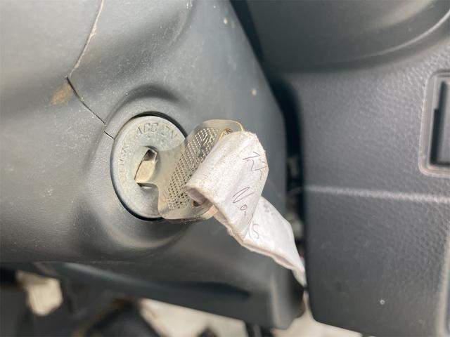 キャリイトラック ＫＣエアコン・パワステ　４ＷＤ　ＡＴ　衝突被害軽減システム　ＥＴＣ　スマートキー　盗難防止システム　エアコン　運転席エアバッグ　助手席エアバッグ　三方開（53枚目）