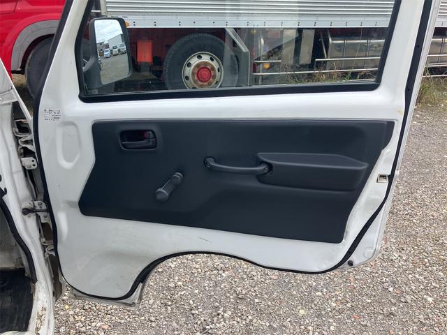 キャリイトラック ＫＣエアコン・パワステ　４ＷＤ　ＡＴ　衝突被害軽減システム　ＥＴＣ　スマートキー　盗難防止システム　エアコン　運転席エアバッグ　助手席エアバッグ　三方開（55枚目）