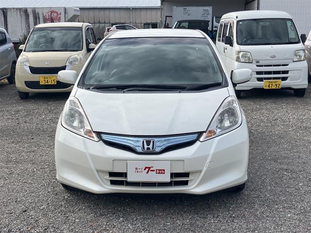 フィットハイブリッド スマートセレクション ハイブリッド オートクルーズコントロール オートライト HID スマートキー 電動格納ミラー CVT レンタカーアップ 盗難防止システム 衝突安全ボディ CD USB ABS エアコン(12枚目)