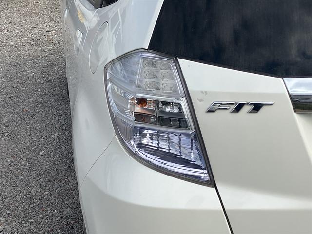 フィットハイブリッド スマートセレクション ハイブリッド オートクルーズコントロール オートライト HID スマートキー 電動格納ミラー CVT レンタカーアップ 盗難防止システム 衝突安全ボディ CD USB ABS エアコン(17枚目)