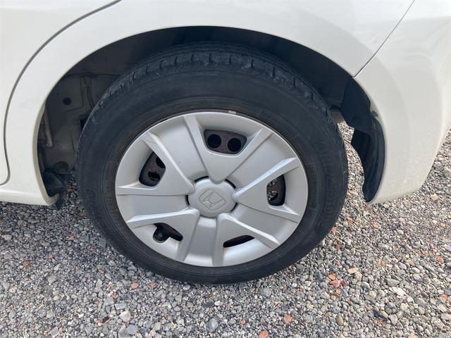 フィットハイブリッド スマートセレクション ハイブリッド オートクルーズコントロール オートライト HID スマートキー 電動格納ミラー CVT レンタカーアップ 盗難防止システム 衝突安全ボディ CD USB ABS エアコン(20枚目)