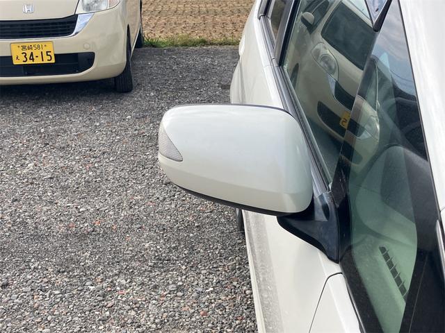 フィットハイブリッド スマートセレクション ハイブリッド オートクルーズコントロール オートライト HID スマートキー 電動格納ミラー CVT レンタカーアップ 盗難防止システム 衝突安全ボディ CD USB ABS エアコン(25枚目)