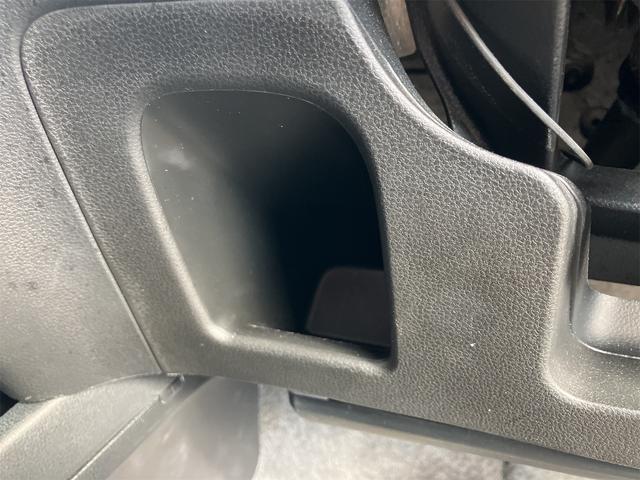 フィットハイブリッド スマートセレクション ハイブリッド オートクルーズコントロール オートライト HID スマートキー 電動格納ミラー CVT レンタカーアップ 盗難防止システム 衝突安全ボディ CD USB ABS エアコン(47枚目)