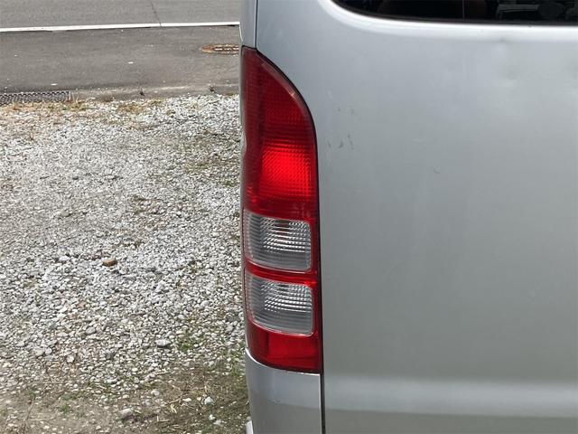 ハイエースワゴン ETC バックカメラ 10人乗り ナビ TV クリアランスソナー 電動スライドドア キーレスエントリー 電動格納ミラー 後席モニター AT CD DVD再生 100V電源 エアコン パワーステアリング(31枚目)