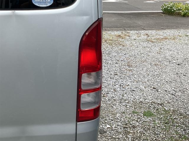 ハイエースワゴン ETC バックカメラ 10人乗り ナビ TV クリアランスソナー 電動スライドドア キーレスエントリー 電動格納ミラー 後席モニター AT CD DVD再生 100V電源 エアコン パワーステアリング(32枚目)