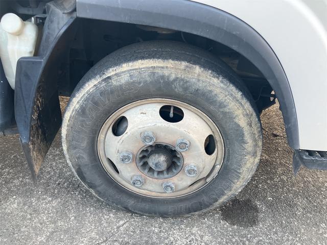 エルフトラック 　トラック　パワーゲート付　６速マニュアル　荷台内寸４３７０×２０８０×３８０後輪ダブル　ＥＴＣ　バックカメラ　キーレスエントリー　電動格納ミラー　エアコン　パワーステアリング（14枚目）