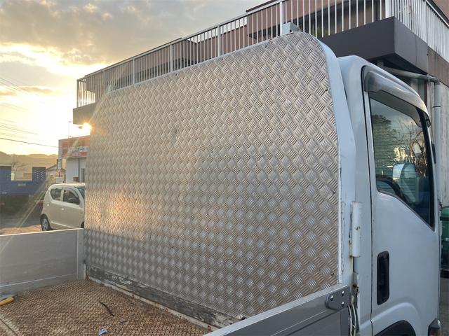 エルフトラック 　トラック　パワーゲート付　６速マニュアル　荷台内寸４３７０×２０８０×３８０後輪ダブル　ＥＴＣ　バックカメラ　キーレスエントリー　電動格納ミラー　エアコン　パワーステアリング（16枚目）