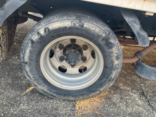 エルフトラック 　トラック　パワーゲート付　６速マニュアル　荷台内寸４３７０×２０８０×３８０後輪ダブル　ＥＴＣ　バックカメラ　キーレスエントリー　電動格納ミラー　エアコン　パワーステアリング（18枚目）