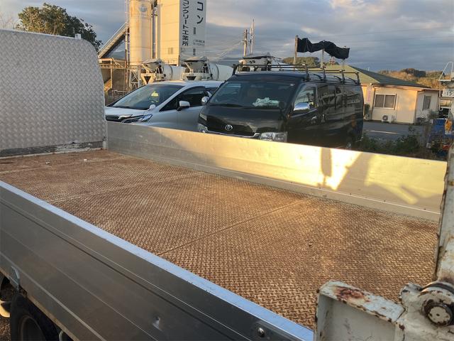 エルフトラック 　トラック　パワーゲート付　６速マニュアル　荷台内寸４３７０×２０８０×３８０後輪ダブル　ＥＴＣ　バックカメラ　キーレスエントリー　電動格納ミラー　エアコン　パワーステアリング（30枚目）