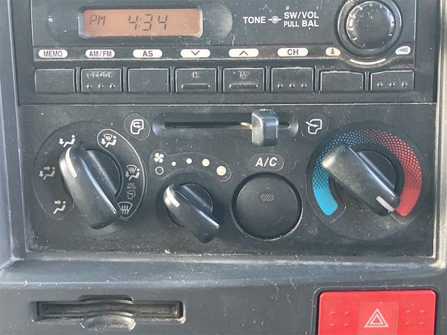 エルフトラック 　トラック　パワーゲート付　６速マニュアル　荷台内寸４３７０×２０８０×３８０後輪ダブル　ＥＴＣ　バックカメラ　キーレスエントリー　電動格納ミラー　エアコン　パワーステアリング（34枚目）