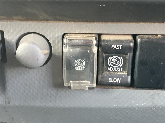 エルフトラック 　トラック　パワーゲート付　６速マニュアル　荷台内寸４３７０×２０８０×３８０後輪ダブル　ＥＴＣ　バックカメラ　キーレスエントリー　電動格納ミラー　エアコン　パワーステアリング（41枚目）