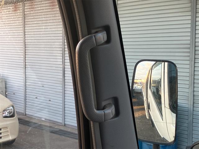 エルフトラック 　トラック　パワーゲート付　６速マニュアル　荷台内寸４３７０×２０８０×３８０後輪ダブル　ＥＴＣ　バックカメラ　キーレスエントリー　電動格納ミラー　エアコン　パワーステアリング（47枚目）