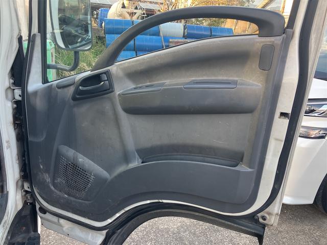 エルフトラック 　トラック　パワーゲート付　６速マニュアル　荷台内寸４３７０×２０８０×３８０後輪ダブル　ＥＴＣ　バックカメラ　キーレスエントリー　電動格納ミラー　エアコン　パワーステアリング（59枚目）