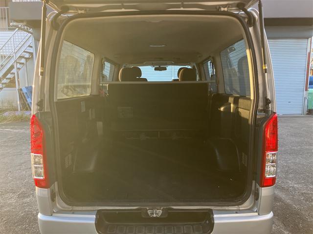 レジアスエースバン ロングスーパーＧＬ　ＥＴＣ　バックカメラ　ナビ　ＴＶ　両側電動スライドドア　オートライト　スマートキー　電動格納ミラー　ＡＴ　１００Ｖ電源　ＡＢＳ　エアコン　パワーステアリング　パワーウィンドウ　運転席エアバッグ　ＣＤ（26枚目）