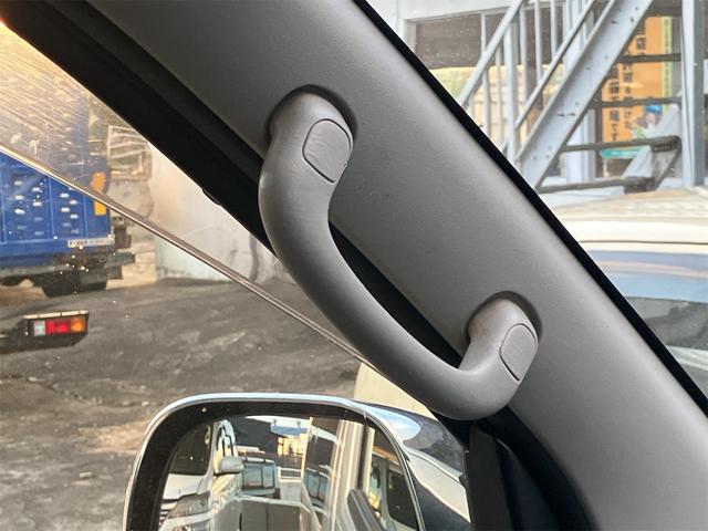 レジアスエースバン ロングスーパーＧＬ　ＥＴＣ　バックカメラ　ナビ　ＴＶ　両側電動スライドドア　オートライト　スマートキー　電動格納ミラー　ＡＴ　１００Ｖ電源　ＡＢＳ　エアコン　パワーステアリング　パワーウィンドウ　運転席エアバッグ　ＣＤ（42枚目）