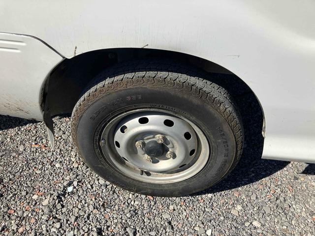 ハイゼットトラック 　４ＷＤ　軽トラック　５速マニュアル　エアコン　パワステ　三方開　積載量３５０ｋｇ（13枚目）