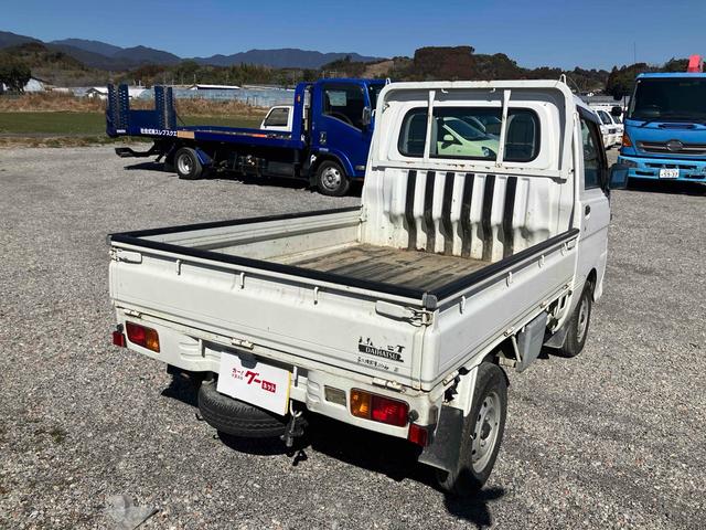 ハイゼットトラック 　４ＷＤ　軽トラック　５速マニュアル　エアコン　パワステ　三方開　積載量３５０ｋｇ（19枚目）