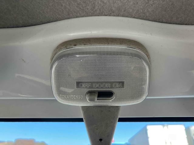 ハイゼットトラック 　４ＷＤ　軽トラック　５速マニュアル　エアコン　パワステ　三方開　積載量３５０ｋｇ（46枚目）