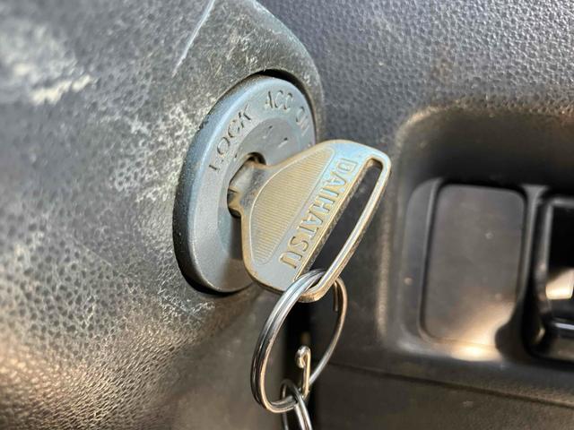 ハイゼットトラック 　４ＷＤ　軽トラック　５速マニュアル　エアコン　パワステ　三方開　積載量３５０ｋｇ（54枚目）