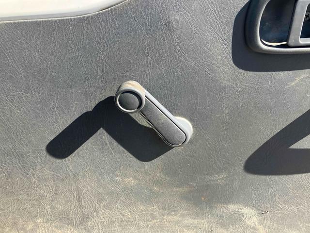 ハイゼットトラック 　４ＷＤ　軽トラック　５速マニュアル　エアコン　パワステ　三方開　積載量３５０ｋｇ（55枚目）