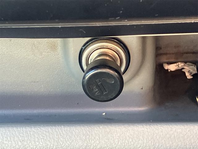 デュトロ 2.0t Wキャブ トラック AT 後輪ダブル ETC ナビ TV アイドリングストップ 電動格納ミラー エアコン パワーステアリング パワーウィンドウ 運転席エアバッグ(38枚目)