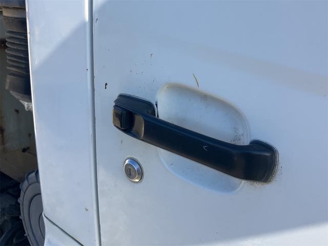 ヒノレンジャー 　３．８ｔダンプ　トラック　コボレーン　６速マニュアル　後輪ダブル　エアコン　パワーステアリング　パワーウィンドウ　運転席エアバッグ（9枚目）