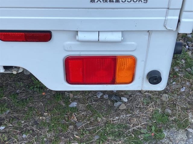 キャリイトラック 4WD 軽トラック パワステ 5速マニュアル ヘッドライトレベライザー エアコン 三方開 積載量350kg(24枚目)
