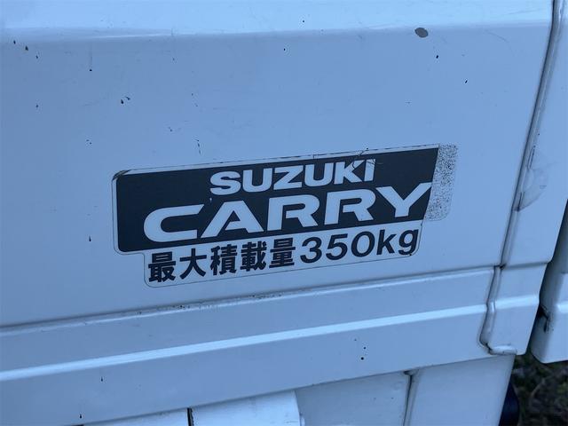キャリイトラック 4WD 軽トラック パワステ 5速マニュアル ヘッドライトレベライザー エアコン 三方開 積載量350kg(25枚目)