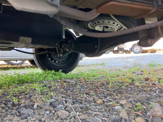 キャリイトラック 4WD 軽トラック パワステ 5速マニュアル ヘッドライトレベライザー エアコン 三方開 積載量350kg(29枚目)