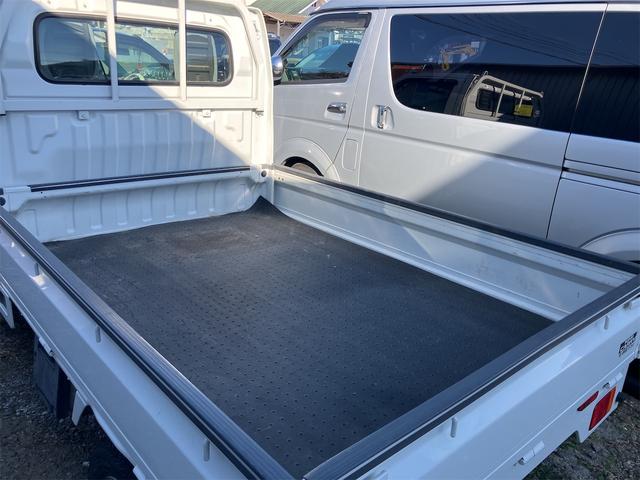 キャリイトラック 4WD 軽トラック パワステ 5速マニュアル ヘッドライトレベライザー エアコン 三方開 積載量350kg(31枚目)