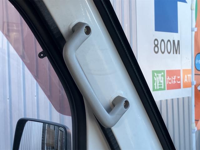 キャリイトラック 4WD 軽トラック パワステ 5速マニュアル ヘッドライトレベライザー エアコン 三方開 積載量350kg(44枚目)