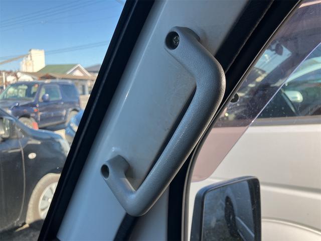 キャリイトラック 4WD 軽トラック パワステ 5速マニュアル ヘッドライトレベライザー エアコン 三方開 積載量350kg(49枚目)