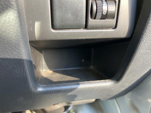 キャリイトラック 4WD 軽トラック パワステ 5速マニュアル ヘッドライトレベライザー エアコン 三方開 積載量350kg(58枚目)