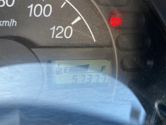 キャリイトラック 4WD 軽トラック パワステ 5速マニュアル ヘッドライトレベライザー エアコン 三方開 積載量350kg(65枚目)