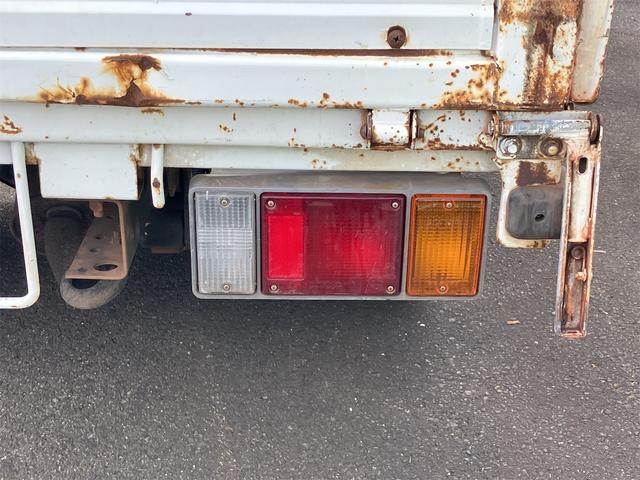 エルフトラック 2.0t平ボディー オートマチック 後輪ダブル アイドリングストップ エアコン パワーステアリング パワーウィンドウ 運転席エアバッグ 積載量2000kg(19枚目)