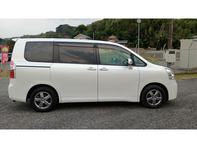 ノア Ｘ　スマートエディション　フリップダウンモニター付き　オートマ　両側パワースライド　スマートキー　バックカメラ（7枚目）