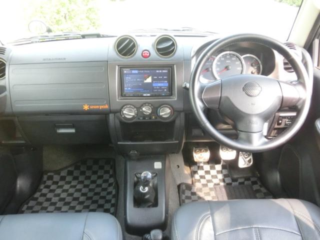 キックス RX 4WD ターボ 5MT リフトアップ公認 マッドタイヤ MKWアルミホイール オーバーフェンダー JAOSアンダーガード JAOSマッドフラップ 社外マフラー (ブラック)(5枚目)