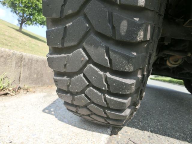 キックス RX 4WD ターボ 5MT リフトアップ公認 マッドタイヤ MKWアルミホイール オーバーフェンダー JAOSアンダーガード JAOSマッドフラップ 社外マフラー (ブラック)(28枚目)