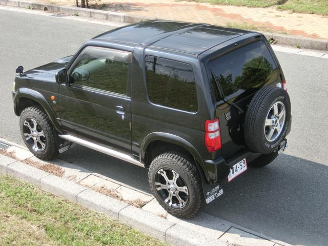 キックス RX 4WD ターボ 5MT リフトアップ公認 マッドタイヤ MKWアルミホイール オーバーフェンダー JAOSアンダーガード JAOSマッドフラップ 社外マフラー (ブラック)(37枚目)